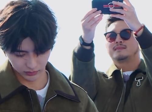 蔡徐坤喊出:有老婆真好,誰注意baby的反應?嘴角隱藏不住的欣喜