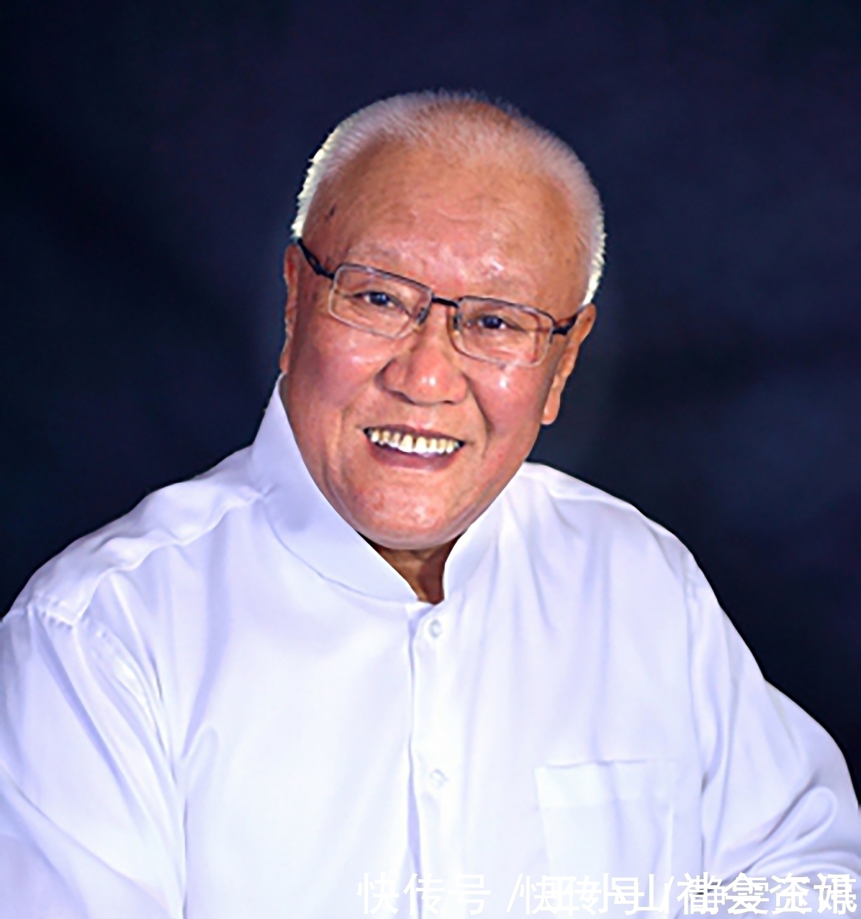 楷书@著名书法家杨再春,楷书《千字文》节录欣赏,笔力遒劲,结字圆润