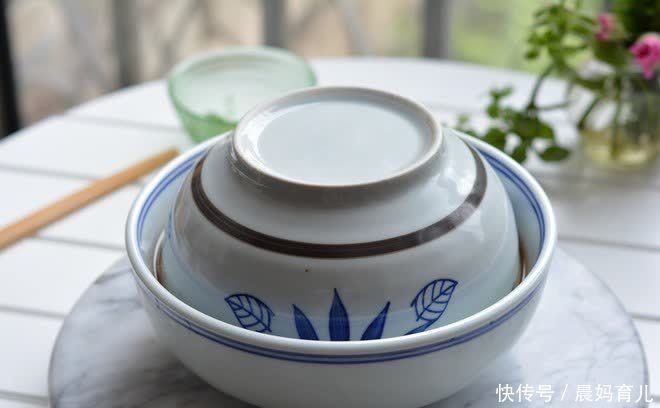 大厨不小心说漏嘴:炒肉的时候,加点这调料,鲜嫩美味还不腥