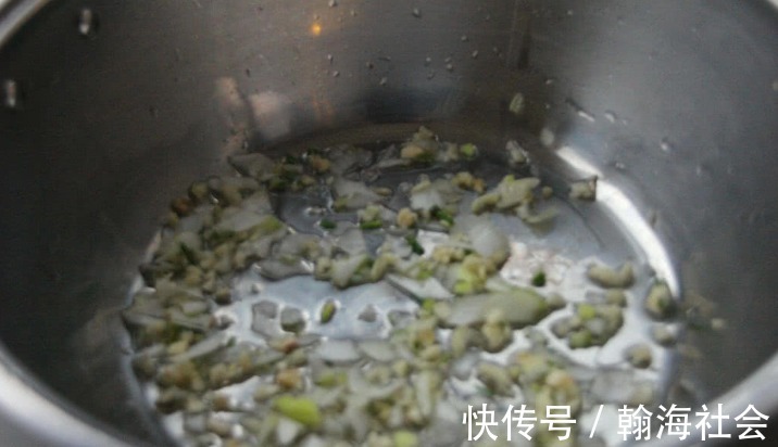 色泽|鲜嫩好吃的红焖大虾,色泽亮丽,鲜嫩微甜,大人小孩都爱吃