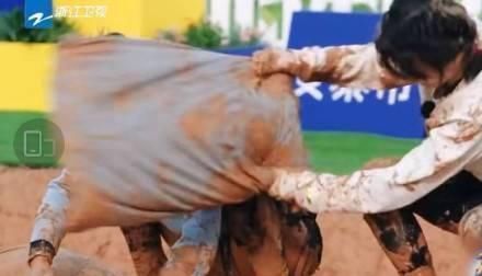 跑男|与节目组不合？Angelababy被爆退出《跑男》，经纪人出面回应了