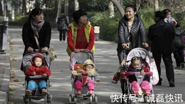 孕妇|高龄孕妇生二胎,仅仅七月剖腹产,打开肚子一片金黄