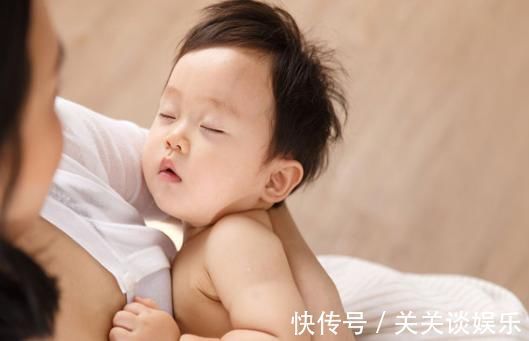 沸水|家长们怎么为婴儿冲奶粉,正确的冲奶粉方式,应该是怎样的?