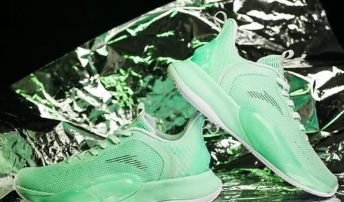 实战 罕见没有被贩子炒上天的国产实战!为何它200多就能入手?