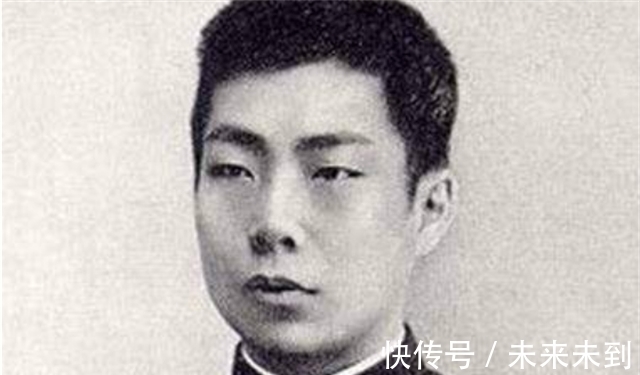 学生们！鲁迅第一次去北大授课，穿补丁布衫被学生嘲笑，随后教室鸦雀无声