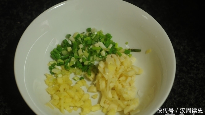 建议中年女性:上了年纪要常吃这菜,营养不比牛奶差,身体好