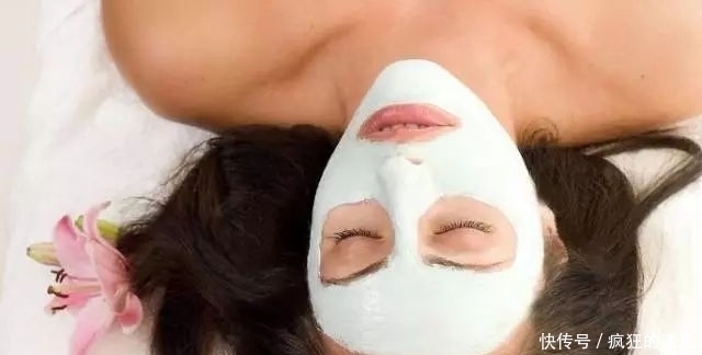 鼻子上黑头多怎么办,这样做让你告别“草莓鼻”