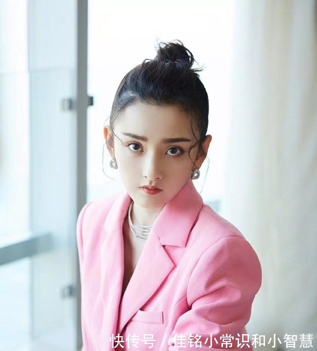 麻花辫 发型也是挑人的,选对发型很重要,这些日常百搭的发型不要错过!