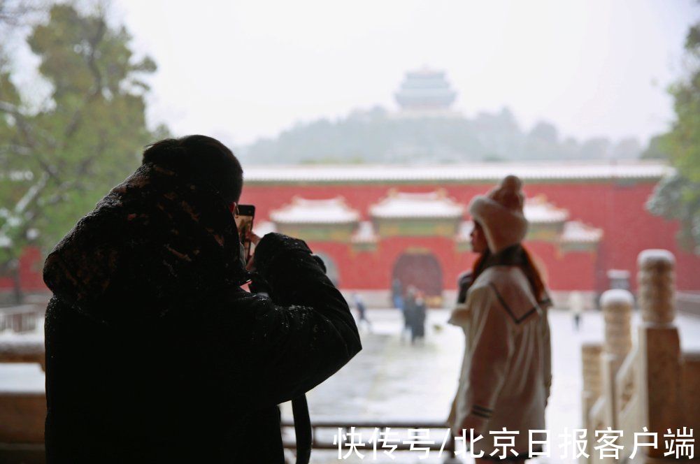 云赏|“霸屏”朋友圈，快来“云赏”公园初雪美景