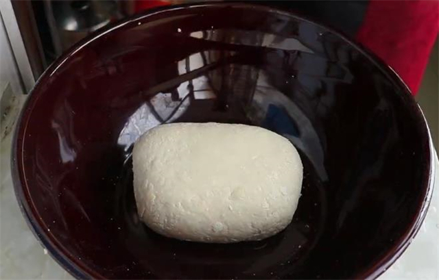 教你做正宗的山西刀削面和陕西油泼面，不用擀面扯面，方法超简单