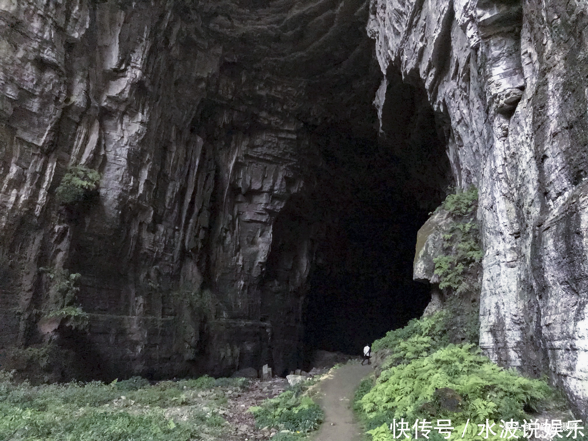 天生桥|贵州现世界最高天生桥石洞，面积超5000平米，一条暗河流向成谜