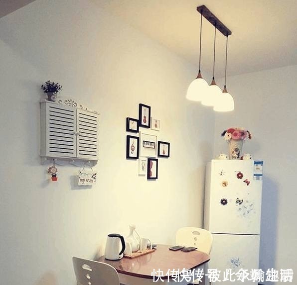 老师傅|老公坚持把阳台和客厅打通，让老师傅装一排榻榻米，一房变两房！