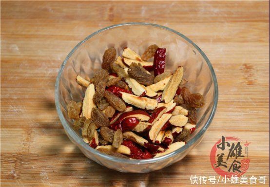 跟着我一起|饺子皮放入滚烫的油锅中，瞬间变美食，我也是今天才知道，太香了