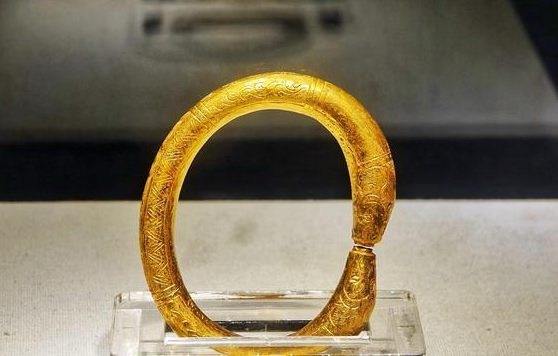 专家|渔夫在水中捞出“金腰带”,专家看后,花3亿打捞出800年前的沉船