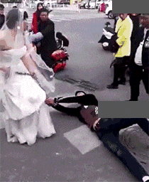 |搞笑GIF:看完这图片后你们还敢做伴娘伴郎不