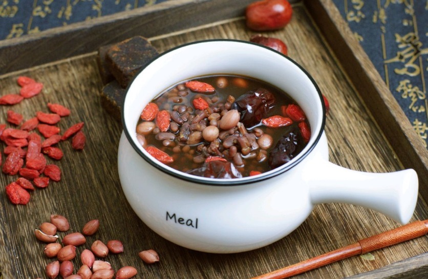 红糖|入秋后,在家常做“五红汤”,三天两头喝一次,脸色红润气色佳