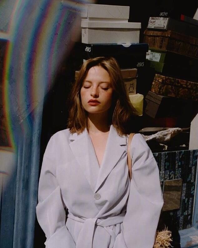 你懂“小个子”的法式浪漫吗？Camille Yolaine穿搭走红ins