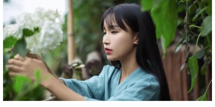 團隊|李亞鵬正面回應質疑，否認挖走李子柒團隊，一臉無辜：這從何說起？