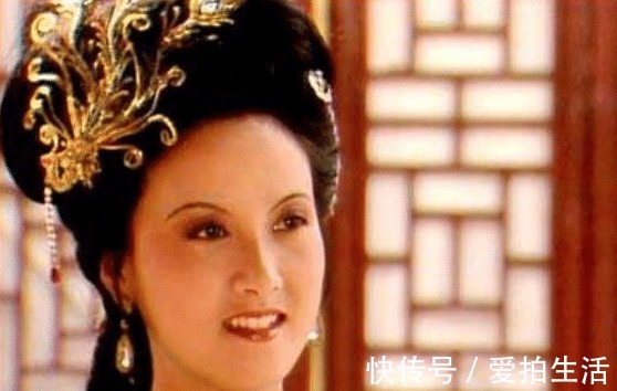 林怼怼#王熙凤如此精明,为何拿戏子取笑林黛玉她比宝玉更懂黛玉