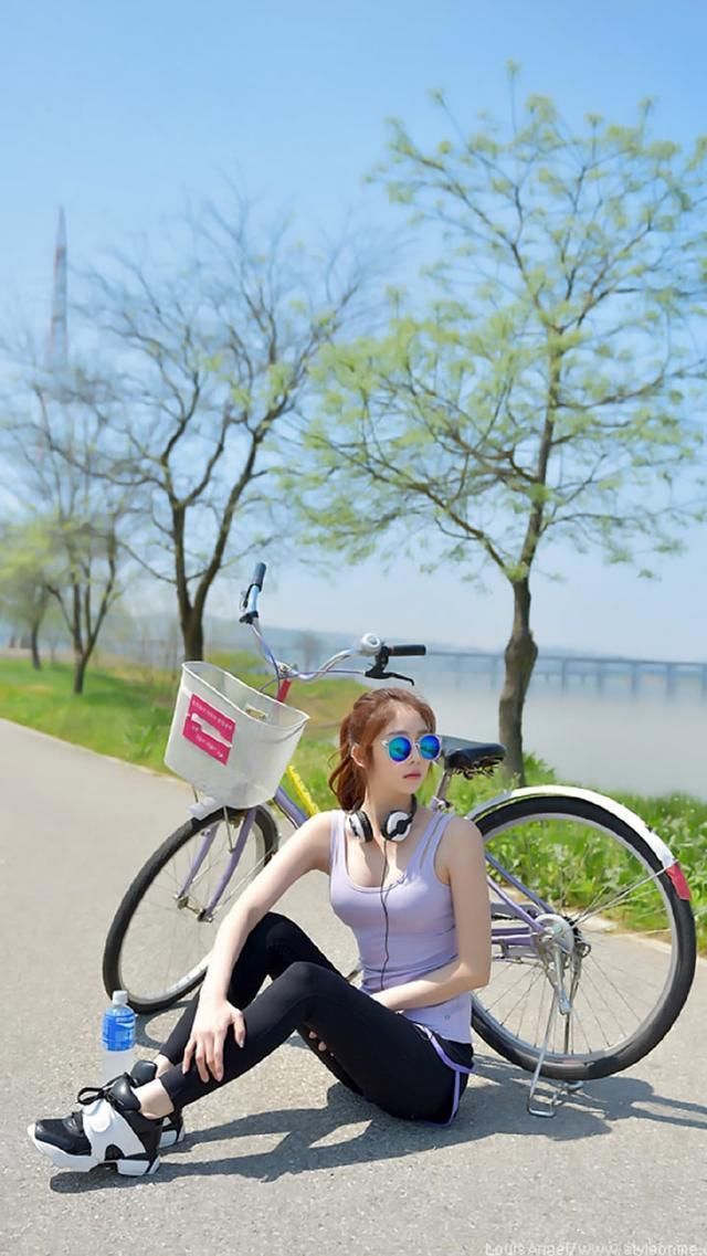 适合户外运动的穿搭，实用而又充满时尚，瞬间拥有女神的范