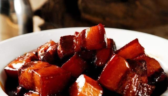 猪肉|红烧肉很多人都做错了，多加了这种调料，难怪猪肉的口感很柴