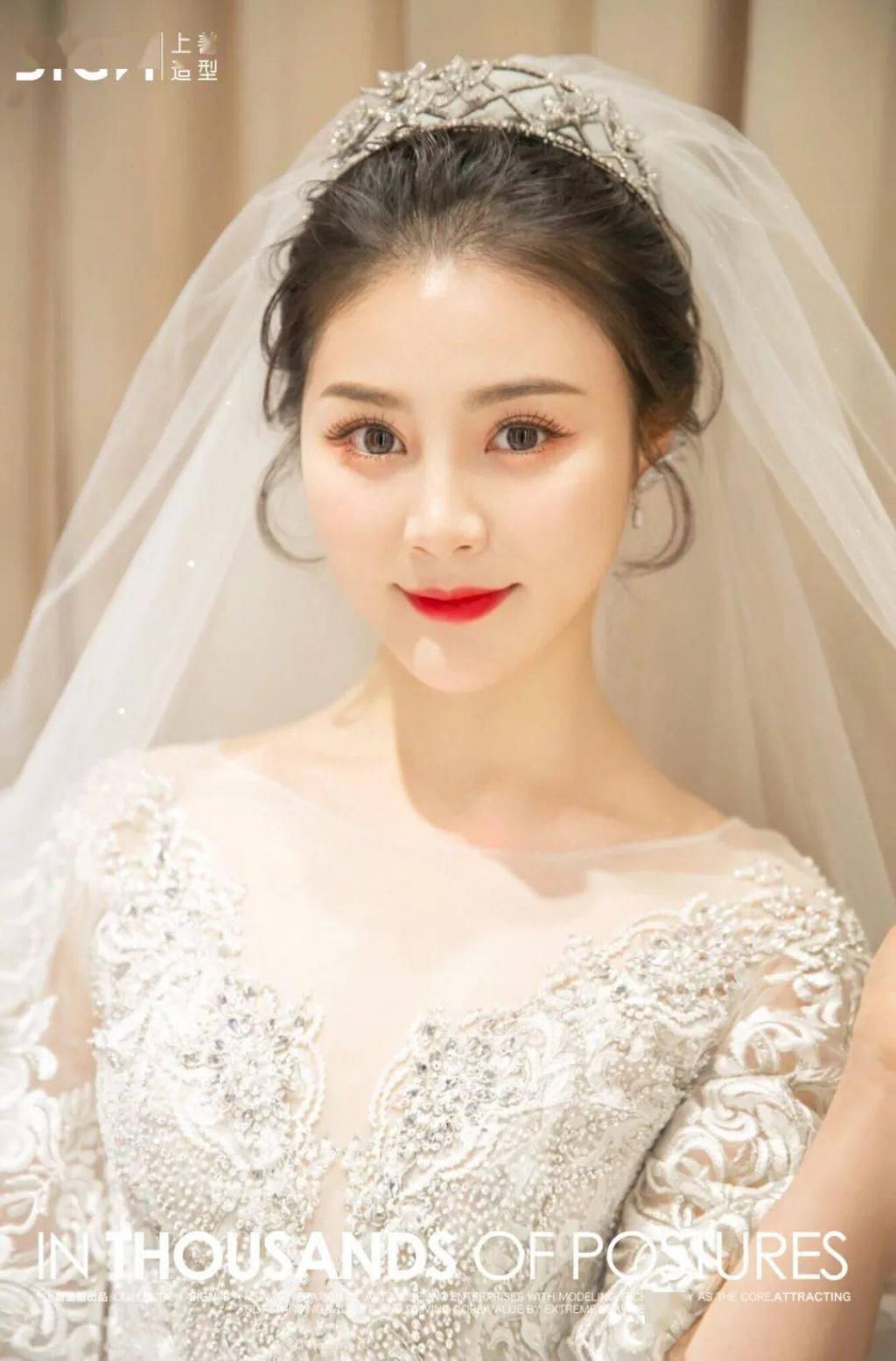 最新简约新娘造型白纱+中式，闪闪的仙女梦~