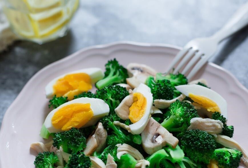 积食|7岁男童积食不长个,提醒各位家长3类“毒晚餐”别再喂孩子