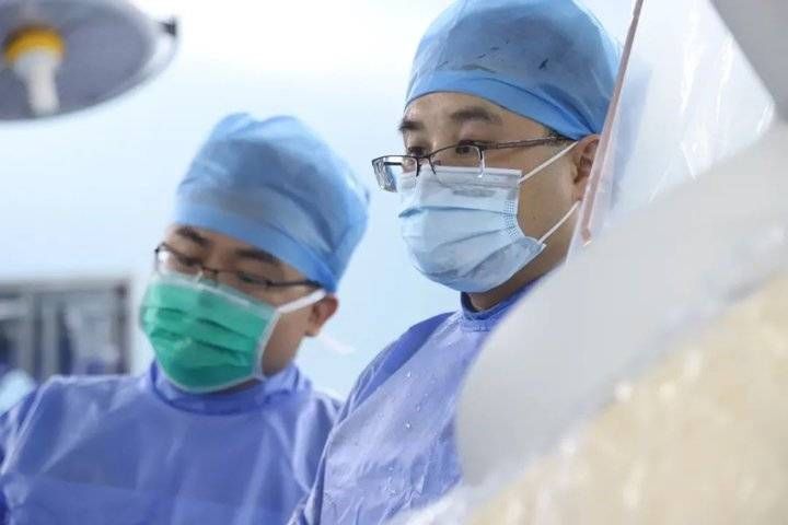 ccu|日照首例!血管堵99%,“人工心肺”ECMO辅助挽救患者生命