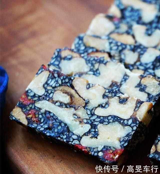 美味|黑芝麻核桃红枣糕，甜而不腻，营养美味，做法超简单