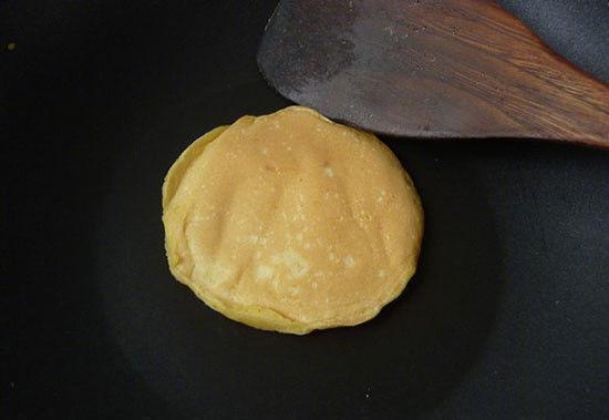 鸡蛋|玉米还能这样做早餐,加点面粉和鸡蛋做的早餐饼,好吃到飞起