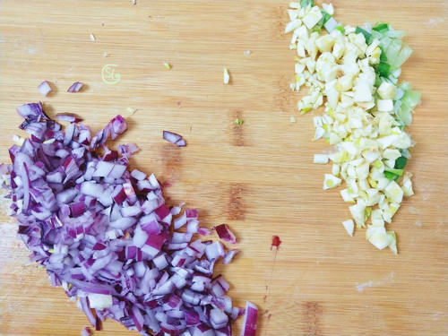  冬季我家常做的拌饭酱，简单一做，吃了两碗米饭，太下饭了