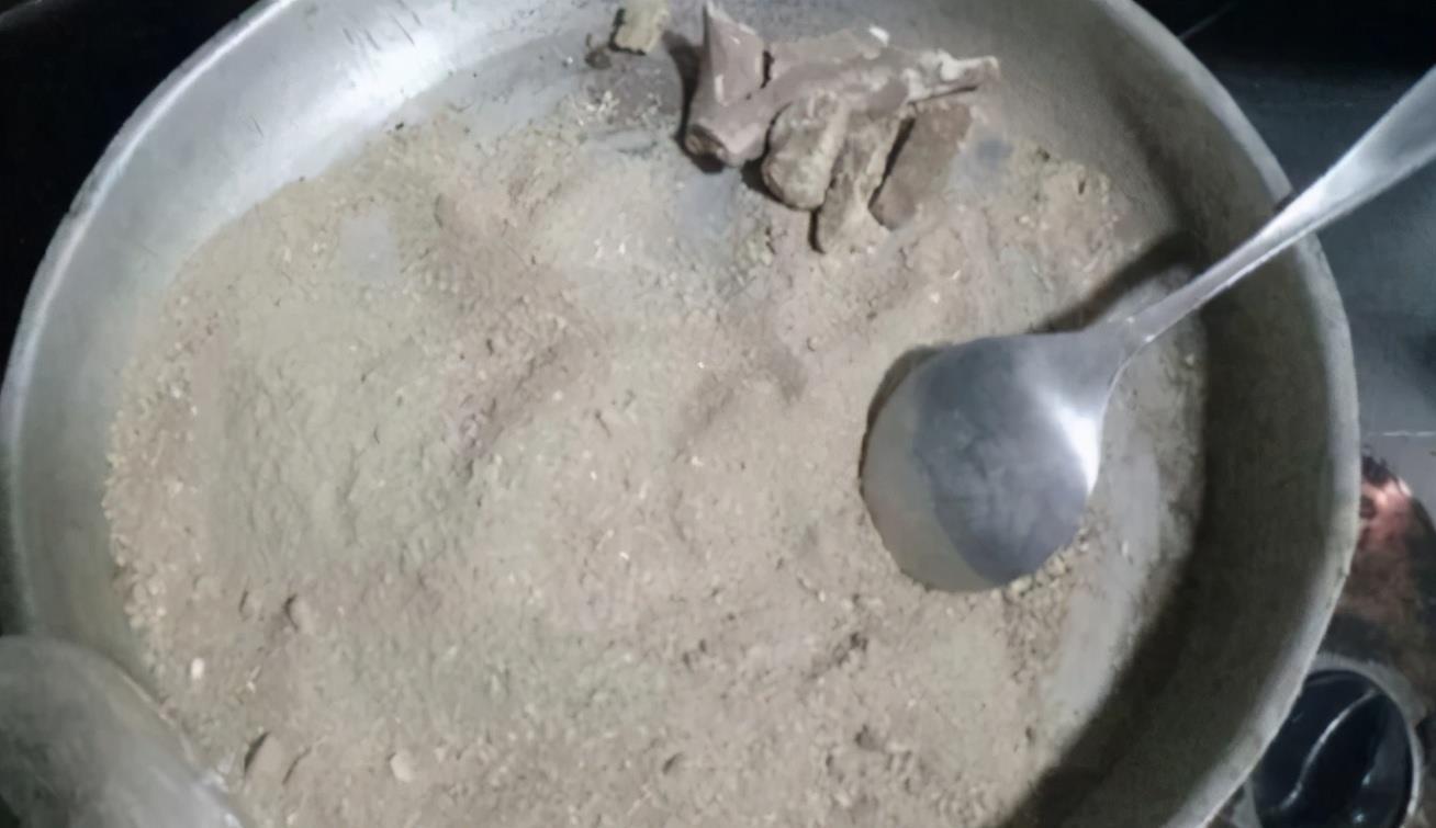 养花用啤酒,该怎么帮助根叶成长,改善土壤排水透气性?