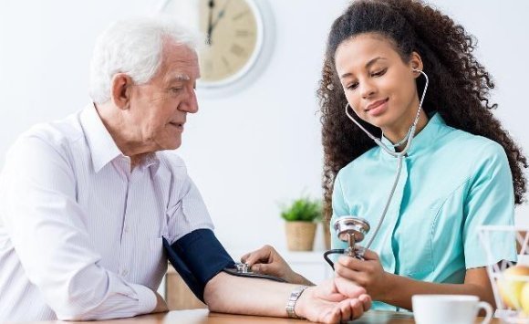 饮酒|患上高血压后，尽量规规矩矩，别乱做以下这4件事！