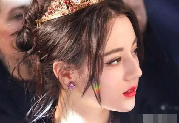 玉蝴蝶·迪丽热巴美一家