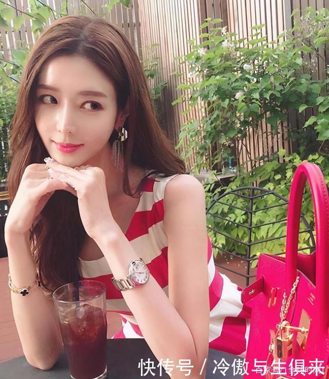 韩国健身女神Manyo 身材窈窕A5腰 一件背心搭配出时髦风