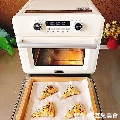 酥得掉渣的香蕉派太好吃了 | 手抓饼版