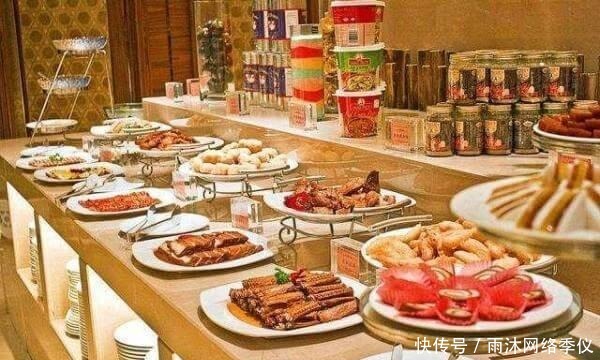 自助餐|男子吃自助餐获“天价”罚款,却淡定付钱离开,老板钱还你