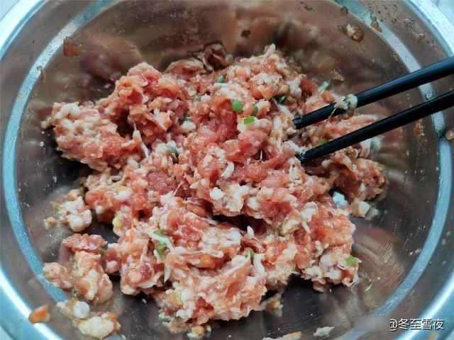 莲藕怎样做才好吃？教你这样做，大人小孩都爱吃，端上桌就光盘