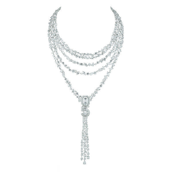 今日5条要闻，百年灵推出超级机械计时系列腕表,香奈儿推出臻品珠宝Number 5系列,巴黎世家为运动鞋爱好者推出“ Sne玩家情报| a595