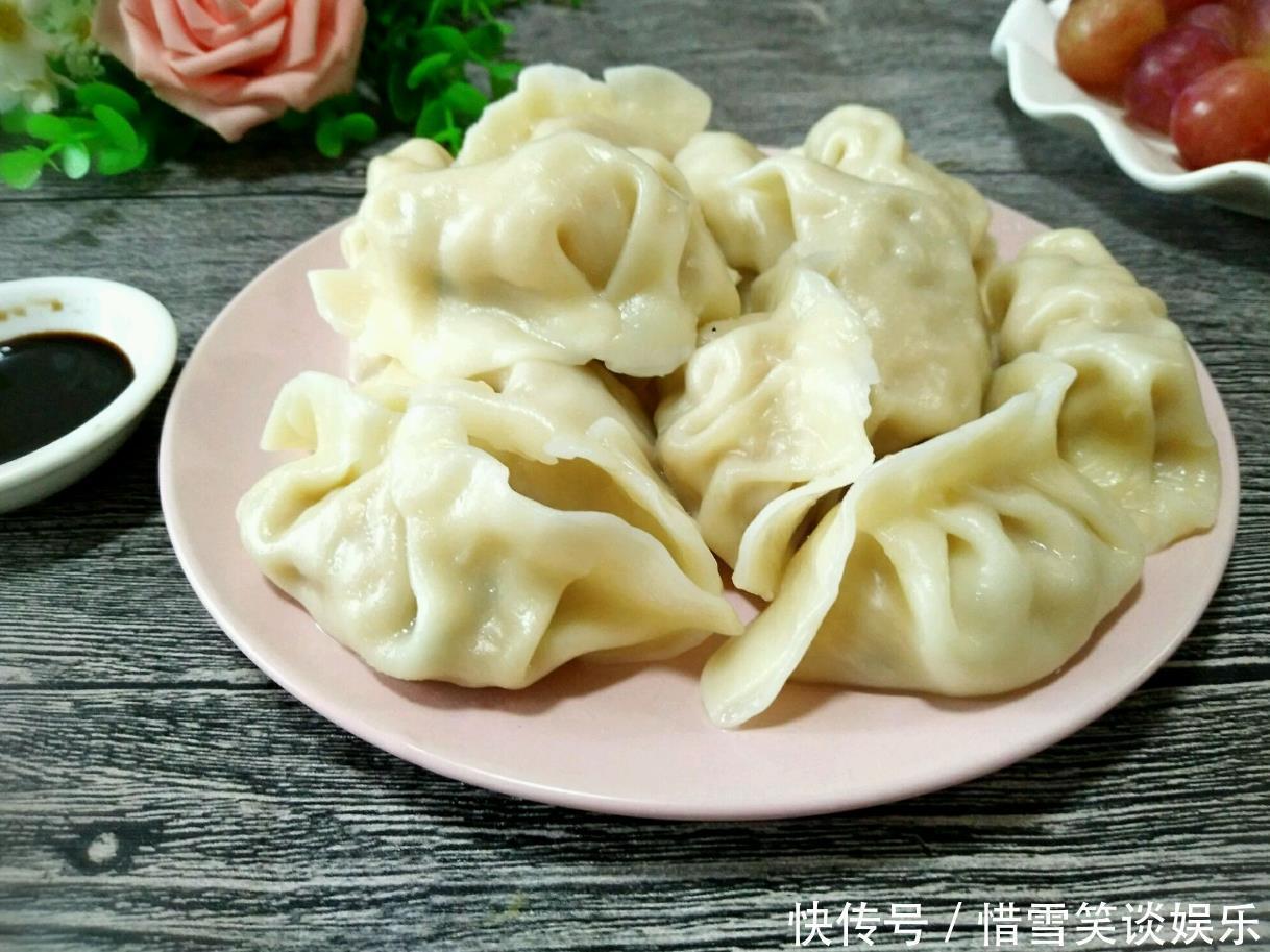 饺子馅|黄瓜别再炒着吃了,加鸡蛋做成饺子馅,清爽多汁,最适合夏天吃