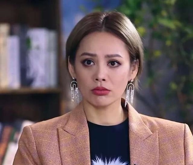 喝茶|姚安娜在《中餐厅》“拈轻怕重”,其他成员喝茶,龚俊已忙活不停