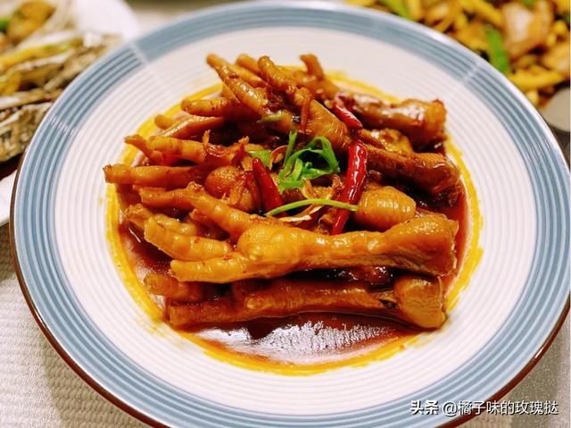 清蒸|美食家常菜推荐：红烧鸡爪，清蒸白鱼，青椒笋丝炒肉，雪菜烧毛豆