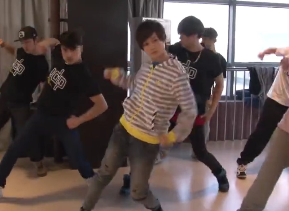 《披荊斬棘的哥哥》舞臺總監(jiān)陳琦沅：臺前到幕后的滾燙人生丨人物