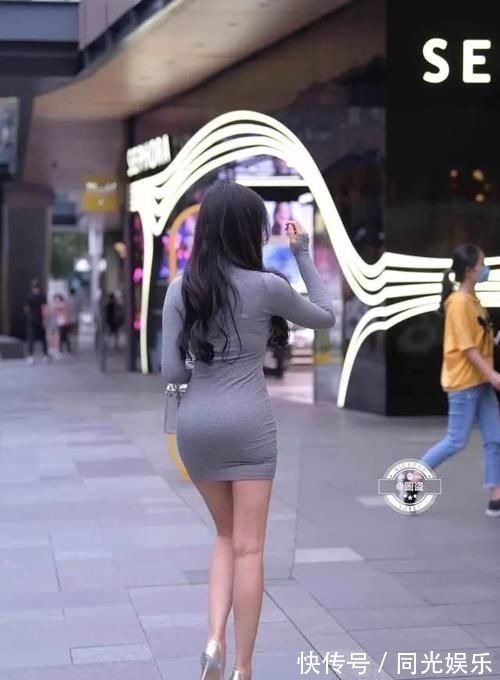 高跟鞋 贴身提臀的连衣裙,搭配风格时尚一些,提升气质
