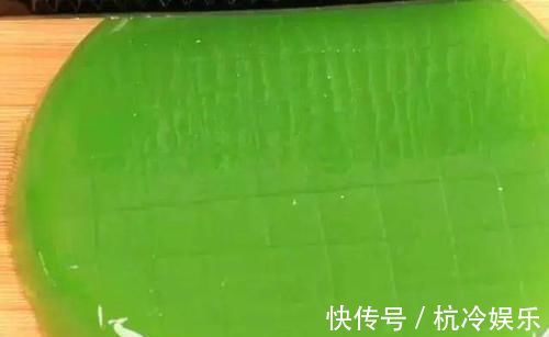 好吃|夏天黄瓜就要这样吃，清凉爽滑又劲道，好看又好吃，做法很简单