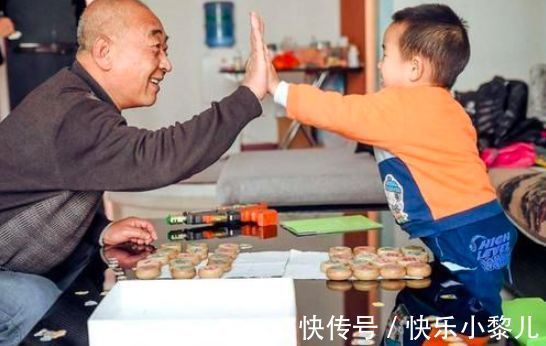 孩子|如何将大米和绿豆分开?熊孩子超市闯祸,万能网友贡献“小妙招”