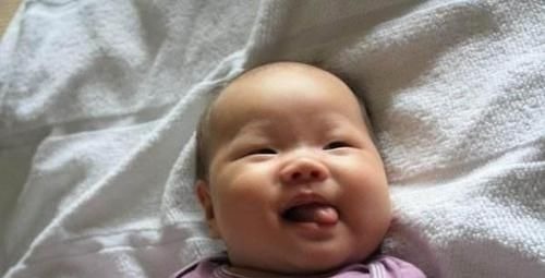 行为|新生儿越早出现这样的行为,说明越聪明,快观察下你家宝宝有没有