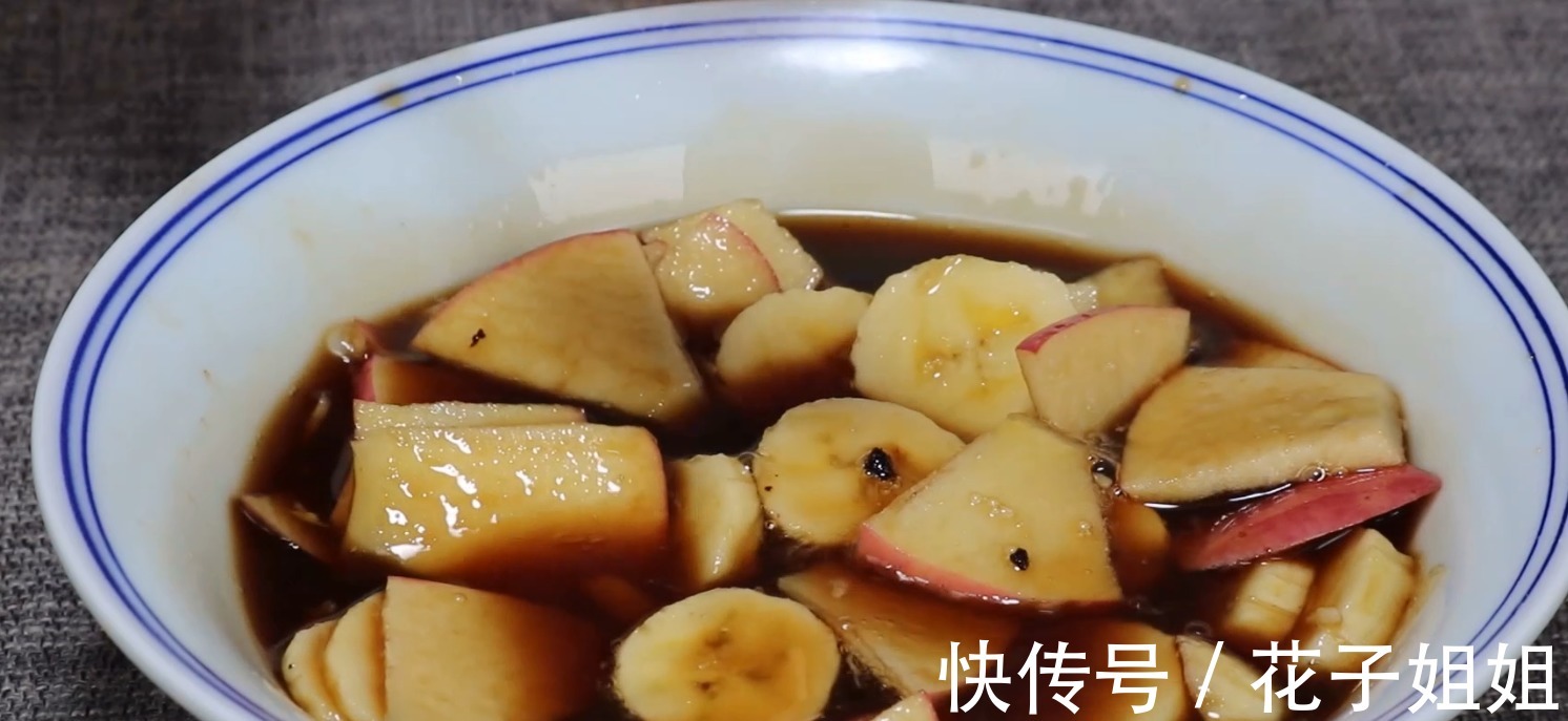 小苏打|苹果香蕉放在一起,想不到如此厉害,80岁奶奶这样做,全家都爱吃!