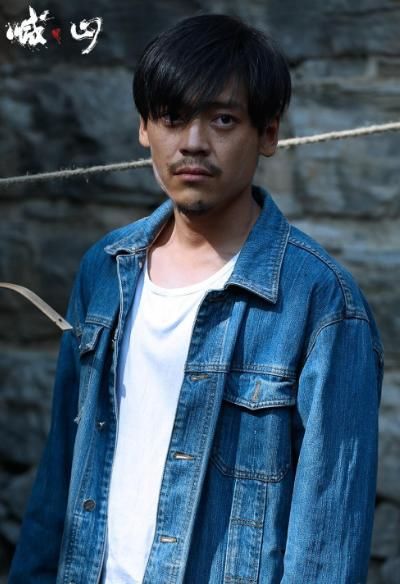 希望王紫逸未来的演艺事业发展得越来越好,期待他与巍子的合作!