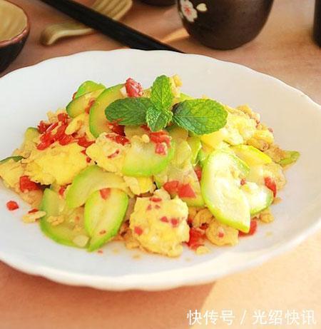 剁辣椒|美食推荐西葫芦炒鸡蛋,糯米豆腐包,培根炒西兰花,可乐排骨